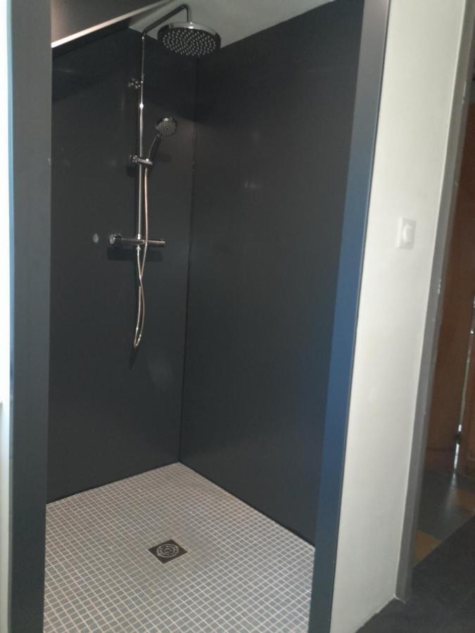Au Bout Du Monde ! Apartment Montreal La Cluse Luaran gambar